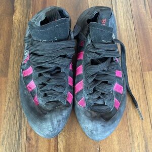 Boreal Fusion 3 rock climbing shoes women’s pink and black size 8